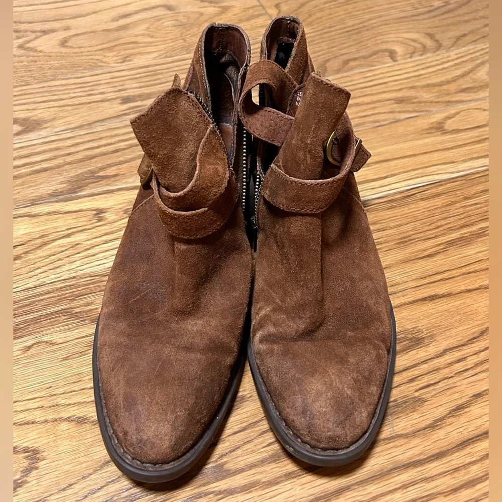 Born Brown Suede Leather‎ Ankle Boots Size 9M– Side Zip Buckle Strap Booties